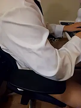 ttkk12132 online show from December 15, 2025, 1:37 pm