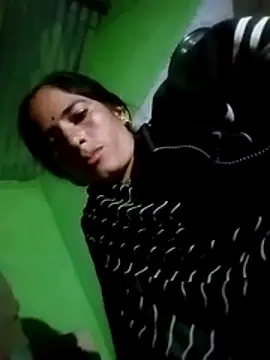 mayankahotxx online show from December 3, 2025, 1:53 pm