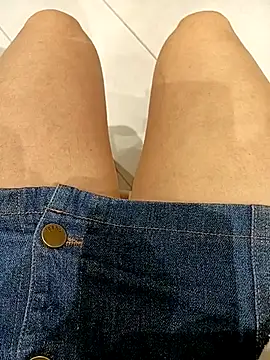 Baby-Linh online show from January 8, 2026, 5:32 am