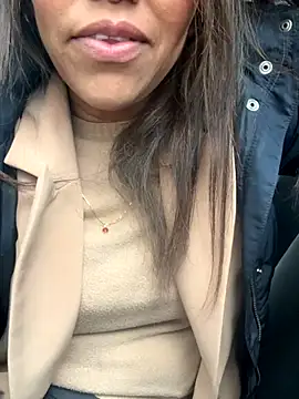 Snapshot of Bambolinastella chatting on December 22, 2025, 12:57 pm Bambolinastella online show from December 22, 2025, 12:57 pm