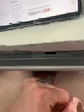 hannes256102 online show from May 29, 2026, 3:32 pm