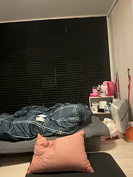 Snapshot of rin_rin_rin_rin chatting on April 4, 2026, 5:06 am rin rin rin rin online show from April 4, 2026, 5:06 am