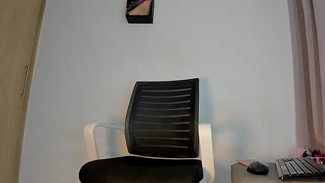 Nanny 11 online show from April 6, 2026, 11:05 pm