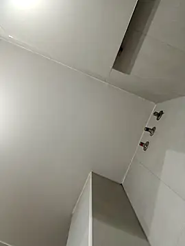 Snapshot of BR4v9andr chatting on December 3, 2025, 4:27 pm BR4v9andr online show from December 3, 2025, 4:27 pm