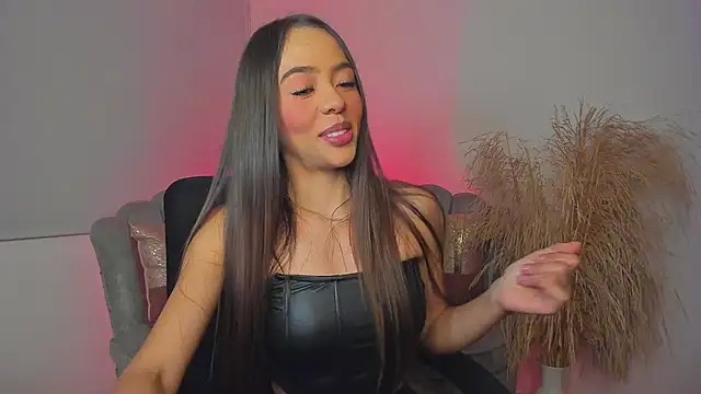 Kamilamonroe online show from June 27, 2026, 11:43 pm