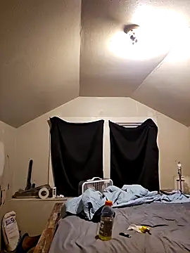 iLOVETRAY96 online show from February 12, 2026, 9:37 am