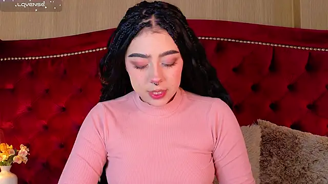 TaniaRedd  online show from December 19, 2025, 1:40 pm