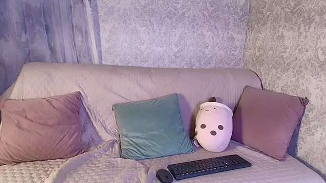 Nia  S online show from January 15, 2026, 12:10 pm