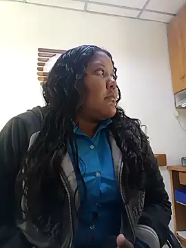 Snapshot of VaneandRossy chatting on February 12, 2026, 1:06 pm VaneandRossy online show from February 12, 2026, 1:06 pm