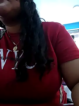 Snapshot of VaneandRossy chatting on February 14, 2026, 5:10 pm VaneandRossy online show from February 14, 2026, 5:10 pm