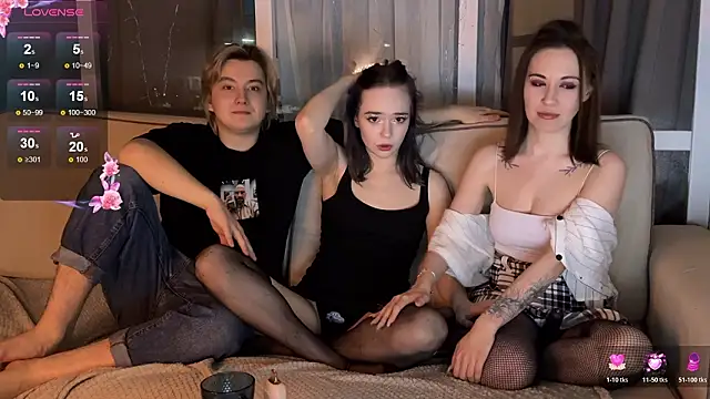 TripletDream online show from February 14, 2026, 5:21 pm