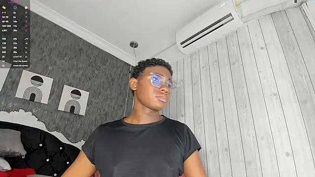 teylor lovee online show from March 3, 2026, 8:37 pm