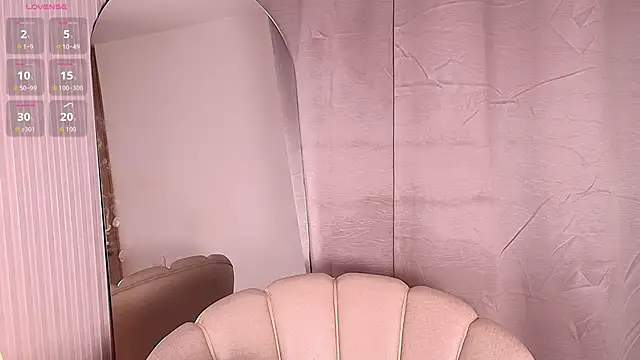 Mia mystic  online show from April 10, 2026, 10:42 am