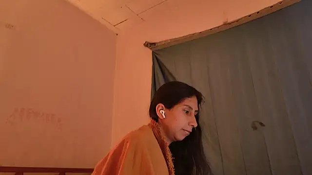 MoonLipsON- online show from May 12, 2026, 11:46 pm
