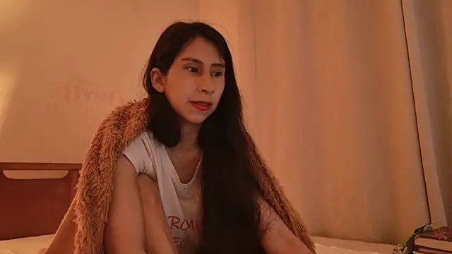 Snapshot of MoonLipsON- chatting on August 1, 2026, 5:50 am MoonLipsON- online show from August 1, 2026, 5:50 am