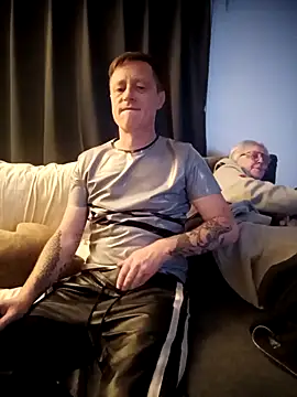 jefflatex45 online show from April 12, 2026, 12:37 am