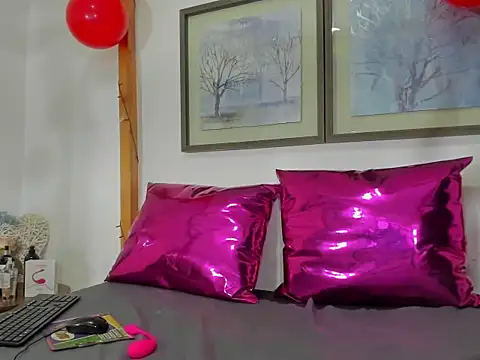 Samantha Ortiz69 online show from March 12, 2026, 5:57 am