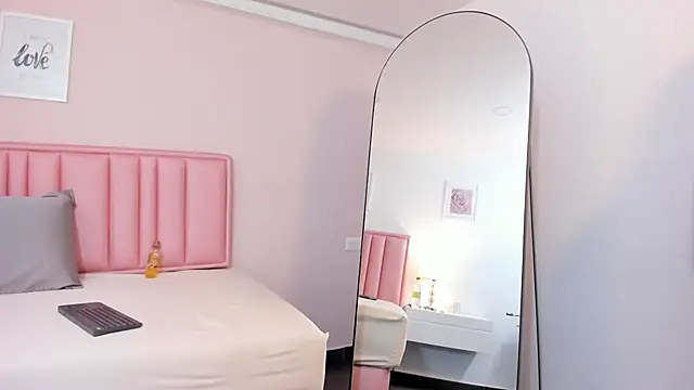 Snapshot of mariana_pregnant_ chatting on December 5, 2025, 4:10 am mariana pregnant online show from December 5, 2025, 4:10 am