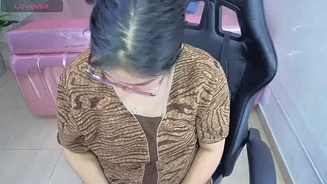 eva smit t online show from March 24, 2026, 2:38 am