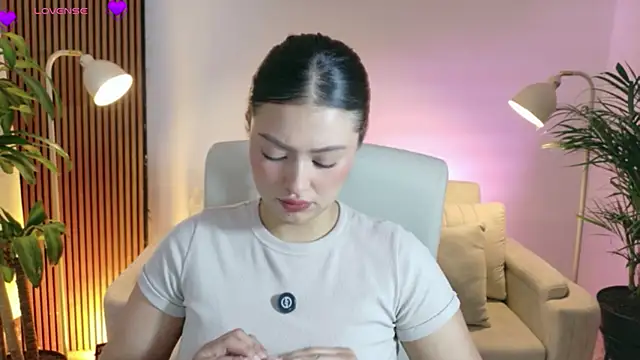 victoria   moon online show from April 9, 2026, 1:49 pm