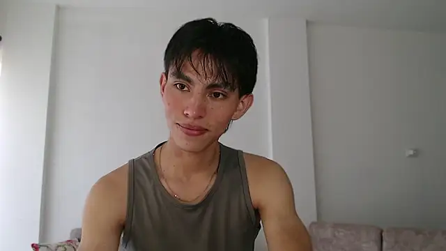 Snapshot of andrew_courtzz chatting on December 16, 2025, 8:14 pm andrew courtzz online show from December 16, 2025, 8:14 pm