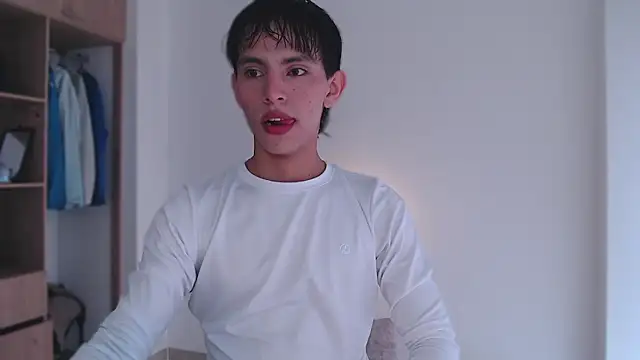 Snapshot of andrew_courtzz chatting on February 16, 2026, 7:32 pm andrew courtzz online show from February 16, 2026, 7:32 pm