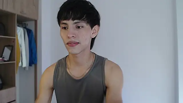 Snapshot of andrew_courtzz chatting on March 4, 2026, 5:08 pm andrew courtzz online show from March 4, 2026, 5:08 pm