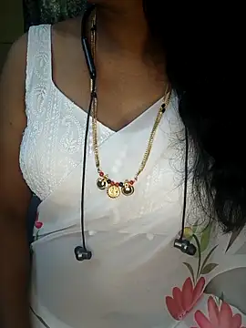 Preeti345 online show from February 3, 2026, 5:16 am