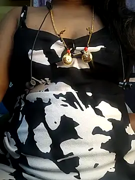 Preeti345 online show from April 1, 2026, 4:26 pm