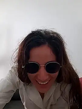 Snapshot of Marestrella-25 chatting on December 18, 2025, 12:33 pm Marestrella-25 online show from December 18, 2025, 12:33 pm