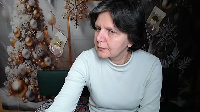 Snapshot of LunaDobra chatting on January 14, 2026, 6:02 pm LunaDobra online show from January 14, 2026, 6:02 pm