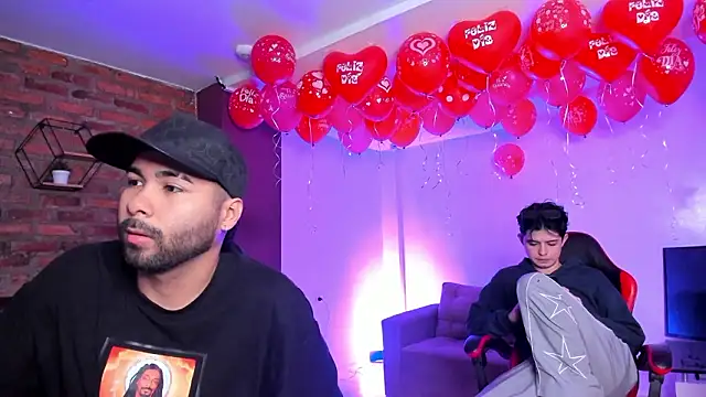 HotThreesoome online show from February 18, 2026, 12:12 pm