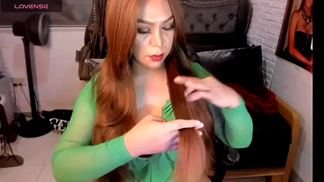 UrVirtualLover online show from October 18, 2025, 10:38 am