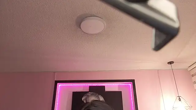 Sara valderrama  online show from March 4, 2026, 12:33 pm