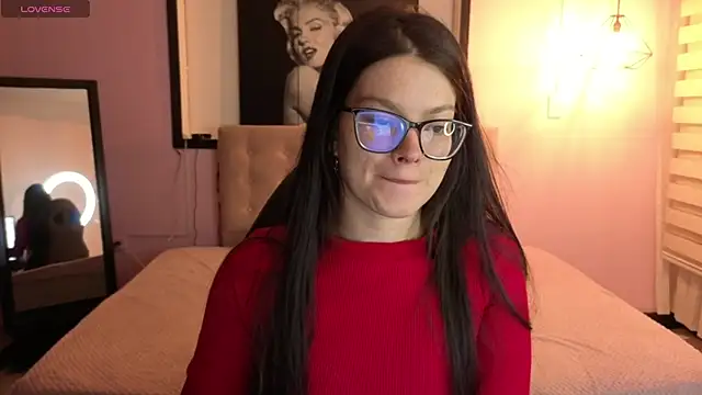 Sara valderrama  online show from April 7, 2026, 12:38 pm