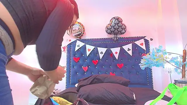 Velora nigth online show from February 18, 2026, 12:01 pm