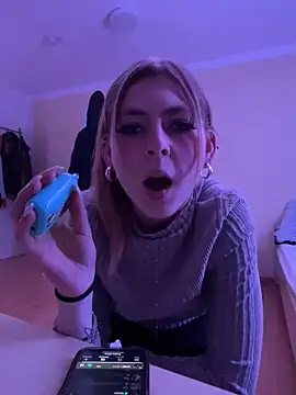 Milly-Kiss online show from February 8, 2026, 9:18 pm