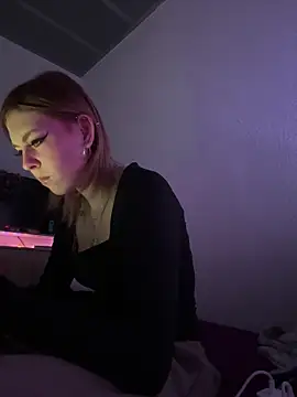 Milly-Kiss online show from March 16, 2026, 8:13 pm