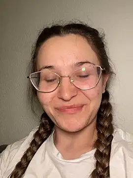 Lina Sinerz online show from March 19, 2026, 3:49 pm