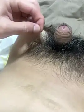 Snapshot of hairylittledic chatting on July 18, 2026, 10:52 am hairylittledic online show from July 18, 2026, 10:52 am