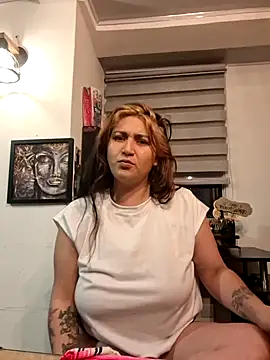 Magenta Moon online show from January 13, 2026, 2:50 am