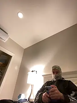 phantom898983 online show from April 21, 2026, 7:25 am