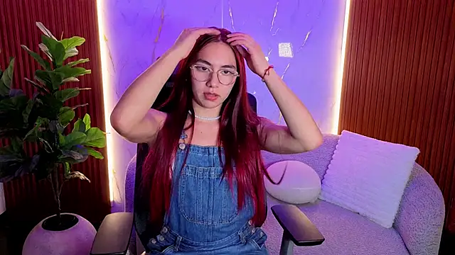 Snapshot of scarlettvg chatting on December 5, 2025, 4:32 am scarlettvg online show from December 5, 2025, 4:32 am