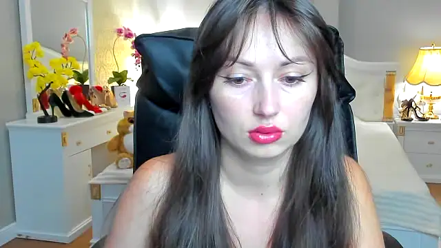 RosiAlina online show from July 6, 2026, 6:32 am
