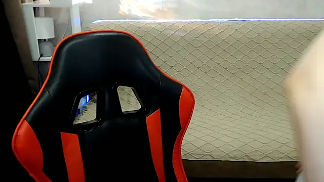 Snapshot of MiaBun1 chatting on January 13, 2026, 3:23 am MiaBun1 online show from January 13, 2026, 3:23 am