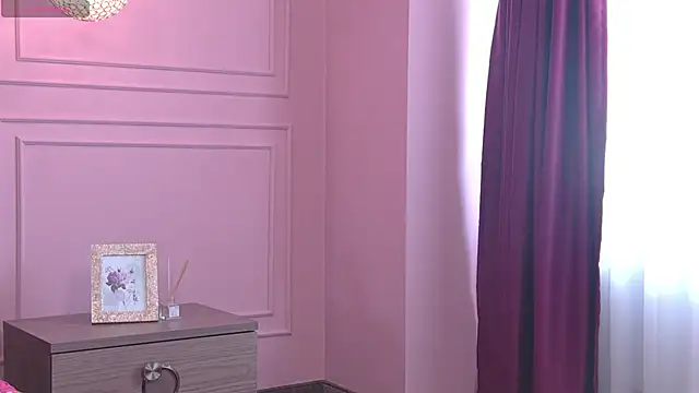 KendallVelvet online show from April 23, 2026, 12:29 pm