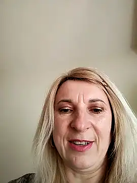 AhlyssaLove1155 online show from April 10, 2026, 12:21 pm