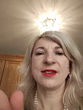 AhlyssaLove1155 online show from May 17, 2026, 8:12 am
