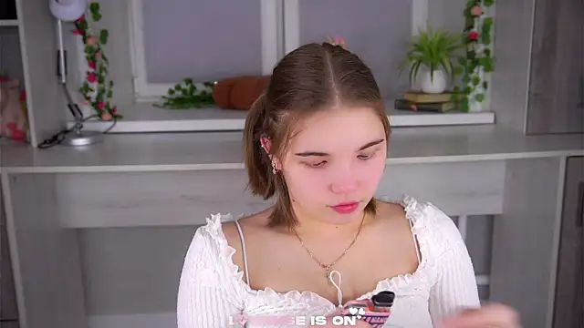 Snapshot of SolBurri chatting on January 10, 2026, 1:07 am SolBurri online show from January 10, 2026, 1:07 am