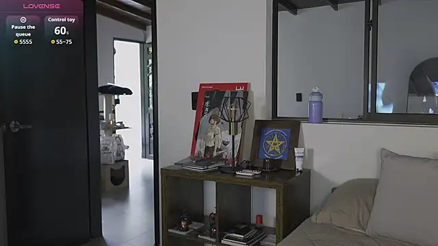 Estefania Velez online show from April 19, 2026, 9:39 pm